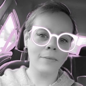 Meet your Posher, Crystal